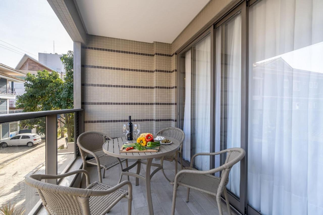 Porto Madero - Apartamento Alto Padrao Em Condo Com Piscina Бомбиньяс Экстерьер фото